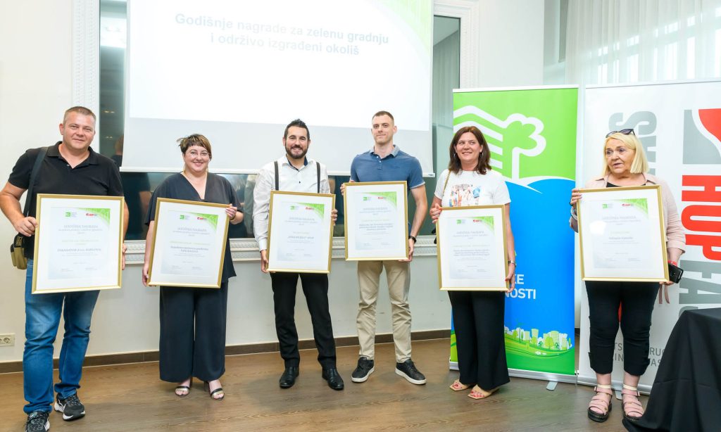 Zajednička fotografija dobitnika - Godišnje nagrade za zelenu gradnju 2023.
