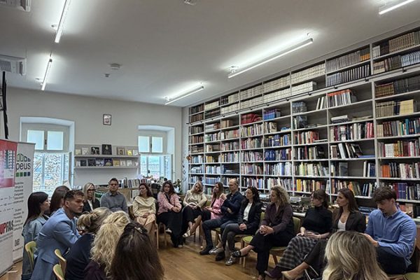 okrugli-stol-sudionici